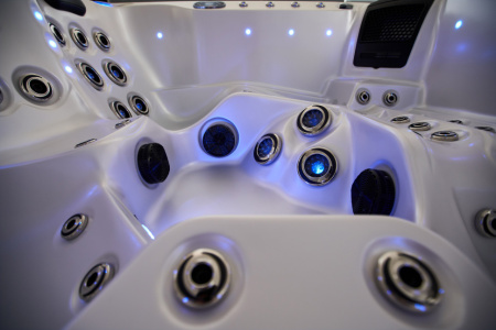 Гидромассажный СПА бассейн Joyee SPA London-L